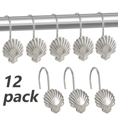 12件套银色贝壳浴帘挂钩装饰套装，结实耐用。是圣诞老人秘密礼物、节日女主人礼物或庆祝活动礼物的完美个性化之选。完美搭配圣诞家居装饰、卧室点缀、玄关收纳、客厅节日布置和衣橱整理。