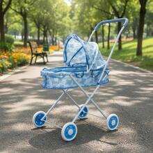 Este cochecito de juguete está hecho de metal y tiene capacidad para una muñeca. Es un regalo perfecto de Navidad, cumpleaños y Año Nuevo para niñas. - Azul - Ver 4