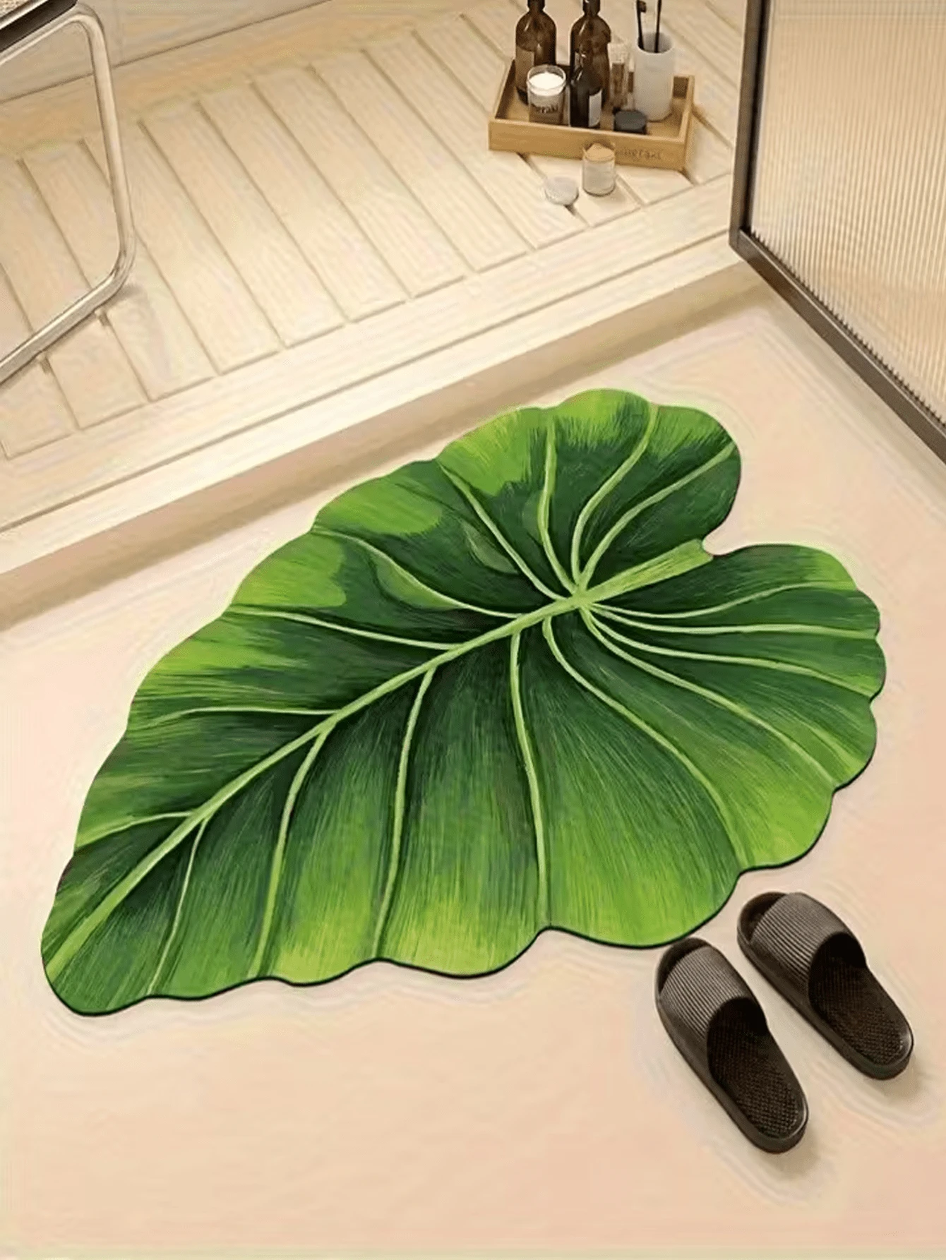 1pc Green Leaf-Shaped Bath Mat. Made Of Diatomite, Quick-Drying And Absorbent. Comfortable And Breathable, Suitable For Bathroom, Kitchen, Living Room, Bedroom And Other Home Decor.