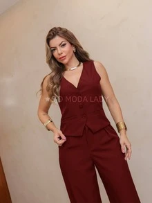 SAKURA LADY FASHION [G1-44][G2-46][G3-48] Women's Set, 2 Pieces, Vest With Buttons And Faux Pocket, Louis Twill Fabric, Luxury Set Vest And Wide-Leg Pants, Chic Striped Set, Casual Suit, Elegant Look, Formal Wear, Set For Events, Refined Look, Modern Suit, Stylish Suit, Sophisticated Women's Clothing, Lightweight Tailoring, Comfort And Elegance, Party Set, Women's Vest, Comfortable Pants, Urban Women's Look, Ideal For Work, Perfectly Fitting Clothing, Versatile Set, Suit With Personality, Casual Women's Fashion, Practical And Elegant Style, Summer Look, Sweet, Cute, Best Quality, Christmas Women's Clothing - 酒紅色 - 查看 1