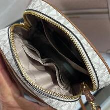 Michael Kors Jet Set Travel Medium Logo Crossbody Bag  Zip Fastening Square Bags For Women BROWN/VANILLA 35F1GTVC2B,Suitable For Everyday Wear, School, Work, Travel, And Shopping,A Perfect Gift For Christmas,New Year,Valentines' Day,Mother's Day - 香草白 - 查看 8