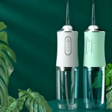 Irrigador bucal eléctrico portátil, con limpieza multiángulo para el cuidado bucal diario y la higiene interdental. Tres ajustes de presión de agua se adaptan a diferentes necesidades, mientras que los chorros pulsados de alta presión eliminan eficazmente la placa. Su diseño compacto garantiza una fácil portabilidad. - Blanco - Ver 5