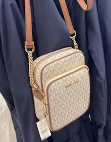 Michael Kors Jet Set Travel Medium Logo Crossbody Bag  Zip Fastening Square Bags For Women BROWN/VANILLA 35F1GTVC2B,Suitable For Everyday Wear, School, Work, Travel, And Shopping,A Perfect Gift For Christmas,New Year,Valentines' Day,Mother's Day - 香草白 - 查看 9