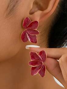 A Vintage French Style Oil Drop Flower Earring With Fashionable Design And Metal Style Petal Earrings, Light Luxury And Super Fairy Internet Famous Earring Accessory - Multicolor - View 7