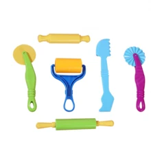 Kit de 6 peças coloridas para modelagem em argila - Inclui moldes de plástico em formato de animais + acessórios, cores sortidas, ideal para artesanato em argila, conjunto de moldes com temas de animais, flores e letras, ferramentas completas para modelagem manual.