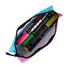 Estuchera Escolar Multicolor de Gran Almacenamiento – Disponible en 3 Distintos Colores para Llevar Tus Útiles con Orden, Estilo y Practicidad, Ideal para Escuela, Oficina o Uso Diario con Diseño Resistente y Atractivo - Multicolor - Ver 3
