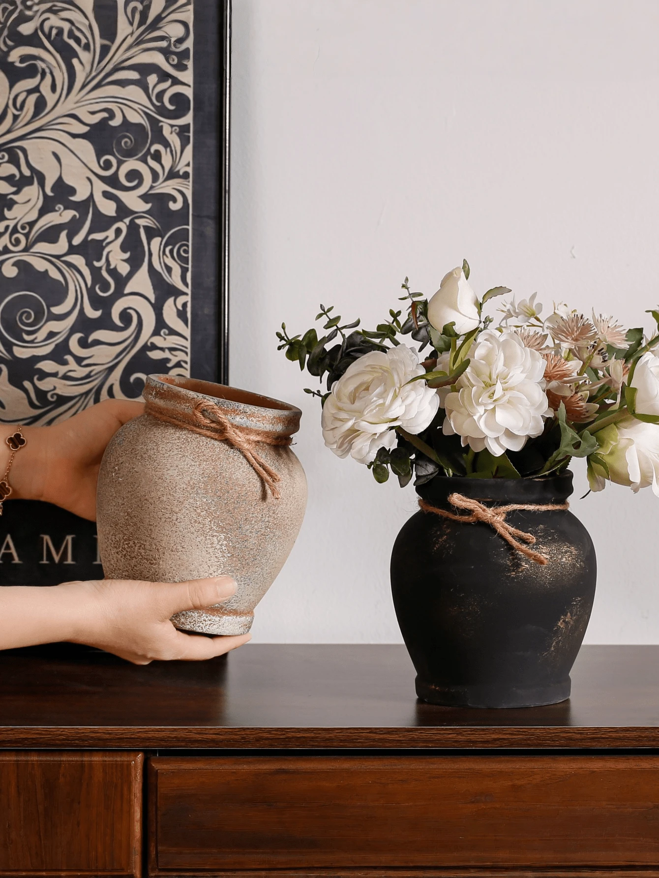 1个陶瓷复古侘寂风格矮胖粗犷陶瓷花瓶，适合日式民宿艺术装饰桌面花瓶，乡村农舍室内插花，精美花瓶，玄关氛围花瓶，礼品创意中心摆件，现代家居装饰，房间装饰花瓶，玻璃花瓶，男女皆宜的趣味礼物 - 彩色 - 查看 1