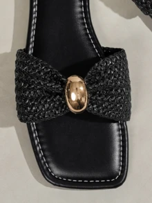 Women's Bow Metal Decor Straw Flat Sandals, Comfortable Minimalist Design For Vacation, Beach, Home, Daily Wear, Summer, Black Woven Open Toe Slippers