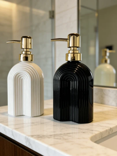 1pc Nordic Luxury Soap Dispenser - A Well-Designed Lotion Bottle Made Of High-Quality Glass. This Refillable Soap Dispenser Features An Elegant Curved Texture, Serving As Both A Practical Bathroom Soap Dispenser And A Fashionable Home Decor Item. Versatile For Filling With Hand Soap, Shampoo, And More.