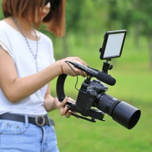 Un Kit Estabilizador De Cámara,Estabilizador de cámara, kit estabilizador portátil para cámara y teléfono móvil, con iluminación y micrófono integrados, compatible con todas las cámaras SLR y videocámaras DV de uso doméstico. - Negro - Ver 9