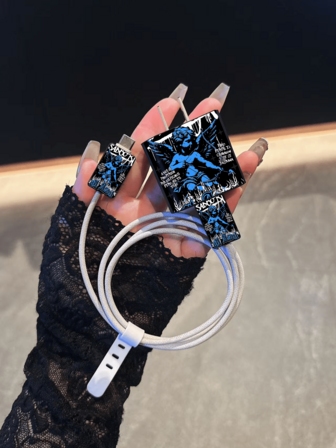 Funda protectora del cable del cargador con diseño de ángel azul, compatible con el cargador Apple de 20W, funda protectora minimalista para el cargador Apple, se ajusta al cable de carga de los modelos 15//17 Pro Max/16 Pro Max, resistente a arañazos y mordeduras, adecuado para 13/14 Plus, regalo de Halloween, funda protectora compatible con adaptadores de carga rápida de 20W/30W, accesorio resistente a arañazos, regalo del Día de San Valentín