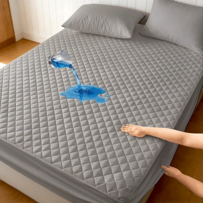 1pc Soft & Comfortable Waterproof Thickened Mattress Protector, Cooling Bedspreads, Layered Fitted Sheet With Solid Color Bedding Design, Ideal For Bedroom, Guest Room And Hotel Mattress Protection