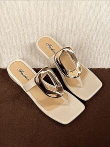 厚底拖鞋凉鞋，夏季金属扣人字拖凉鞋，时尚方头镂空百搭金属扣露趾人字拖，复古别致人字拖凉鞋，法式低跟女士拖鞋 - 米色 - 查看 1