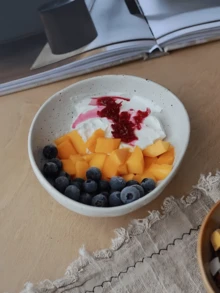 1个日式复古风酸奶碗，泼墨陶瓷碗，可作甜点碗、沙拉碗、汤碗、饭碗、水果碗，适用于餐厅用餐、小吃、甜点、早餐等场合。 - 彩色 - 查看 11