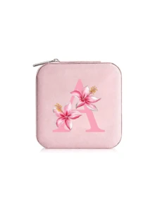 这款时尚旅行首饰盒兼情侣收纳盒，印有A-Z字母和粉色花朵图案，是情人节、生日和母亲节的个性化礼物。它是一款大容量首饰盒，带有多个隔层，采用奢华的PU皮革制成，也是一款必备的旅行化妆包。 - 彩色 - 查看 24