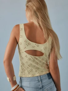 Top Mujer Tank Top Sleeveless Scoop Neck Hollow Out Fitting Vest Goung Out Tee Tops Y2K Conquette Clothes - Vàng nhạt - Xem 2