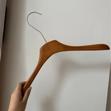 2pcs Wide Shoulder Wooden Hangers, Polished Surface, Extra Large 17.72 Inch Wooden Hangers Suitable For Jackets And Coats - Maple - View 5