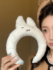 Soft Fluffy White Plush Rabbit Ear Headband - Short Minimalist Style, Cute Rabbit Ears, Ideal For Teens' Daily Hairstyles, Selfies/Home Outfits, Great Gift For Friends/Loved Ones, Unique Holiday/Everyday Present