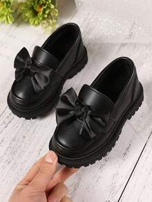 1 Pair Girls' Princess Black Soft Leather Flat Shoes, Cute Loafers With Bow, Round Toe Anti-Slip Thick Sole, Suitable For 3-15 Years Old Girls For Party, Vacation, Daily Wear, Dance, 2025 Spring/Autumn New Arrival