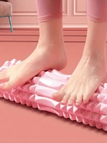 This Single-Pack Pink Rhombus Pattern Foam Roller Is Made Of Flexible And High-Elasticity EVA Material. Its 13cm Wider Diameter Presents A Complete Three-Dimensional Rhombus Pattern, And The Sharp-Edged Detailed Design Enhances The Massage Experience While Adding A Fashionable Touch. Mainly Used For Deep Muscle Relaxation.