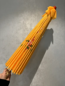 Paraguas de bambú decorativos para bodas en paquete único, adecuados para decoraciones y accesorios de bodas y vacaciones, paraguas de novia tradicionales hechos a mano, elegantes accesorios para fotografías y fiestas - Amarillo - Ver 5