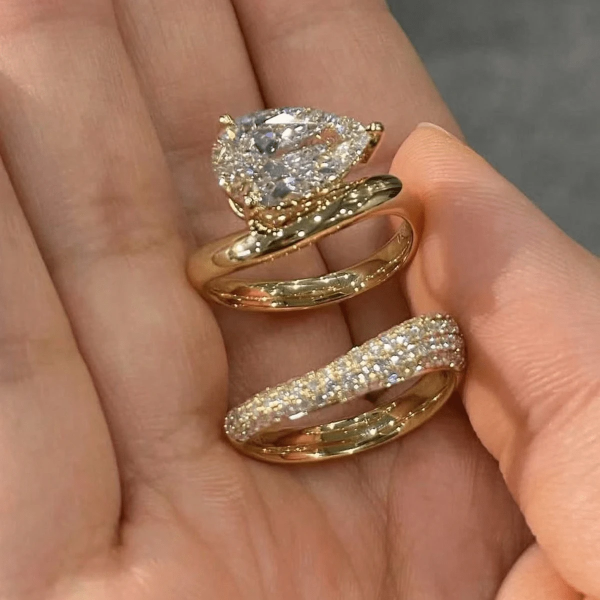 2pcs Luxury Women's Engagement Ring Set With Teardrop Zirconia Stone Decor, Suitable For Daily Wear, Wedding Anniversary, Party, Jewelry, Valentine's Day, Birthday Gift - Gold - View 1