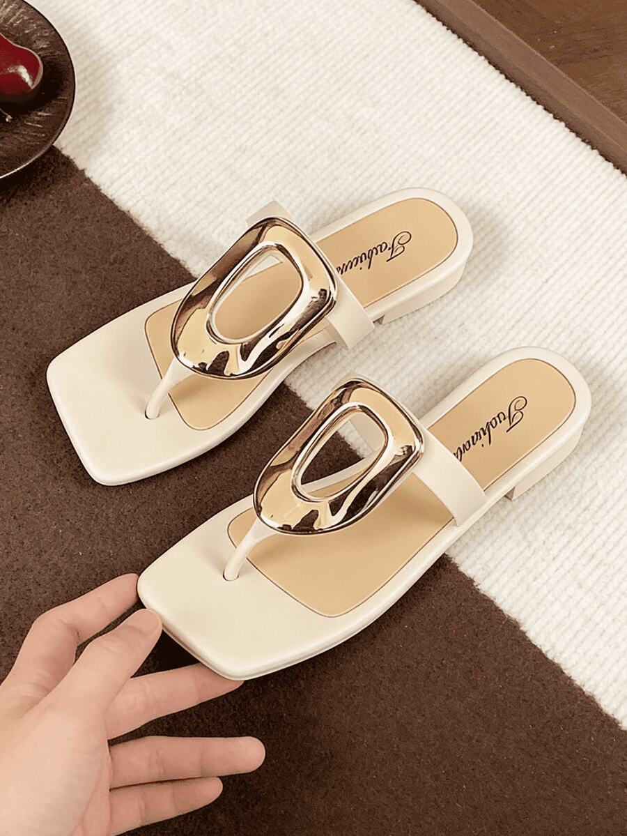 Dép xỏ ngón mùa hè khóa kim loại, kiểu dáng thời trang đi biển, mũi vuông khoét rỗng, đa năng, khóa kim loại độc đáo, dép xỏ ngón kiểu Pháp thanh lịch, gót thấp dành cho nữ. - Màu be - Xem 1