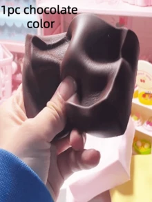 软牛奶砖慢回弹软粘手仿真玩具，逼真的黄色黄油蛋糕，带有高端糕点香气和柔软的质地，玩起来非常有趣