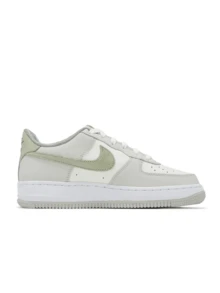 Air Force 1 LV8 农历新年版女款运动鞋真皮 Nike Air 缓震蛇纹设计 HV6000-131 - 帆白/白/淺骨色/橄欖綠 - 查看 3