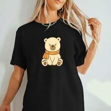 Camiseta Feminina T-SHIRT com Ilustração de Urso Aconchegante, Blusinha Feminina Fofa para Looks Casuais, Modernos e Inspiradores - Preto - Visão 1