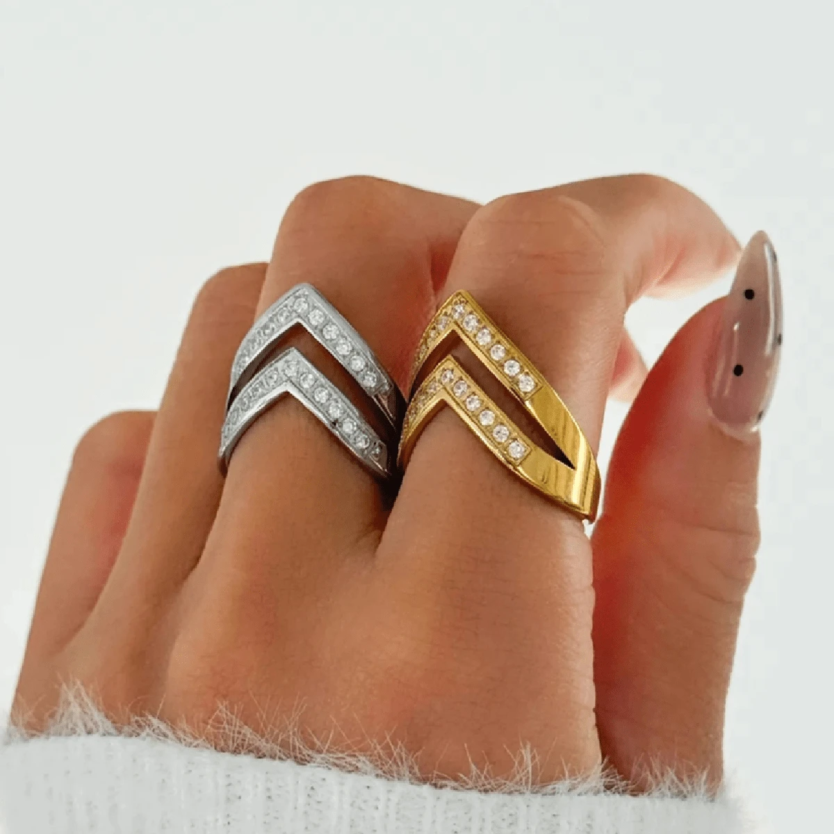 VKHK 1枚18K镀金不锈钢闪亮锆石装饰双层戒指，适合女士日常及婚礼佩戴，礼品 - 鑽戒 - 查看 1