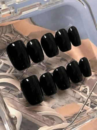 10 st svarta självhäftande nagelklistermärken, eleganta nya handgjorda konstnaglar, lyxig exklusivitet, lämplig för olika stilar av kvinnors vardagskläder