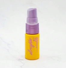 Urban Decay 定妆喷雾 15ml 保湿配方：超轻盈，柔滑肌肤配方，持妆长达 16 小时，不干燥，全天保持肌肤清爽，完美锁妆，提升肌肤水分，适合干性和混合性肌肤，不卡粉、不结块，清爽喷雾打造水润自然的妆效，从早到晚持久不脱妆。 - 黃色 - 查看 6