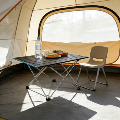 轻便便携折叠桌，露营桌，可折叠户外餐桌，高强度铝合金材质，适用于花园派对、野餐、烧烤等场合