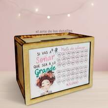 HUCHA DE MDF 3 MM CON CONTADOR, CAJA DE AHORRO, CON FRASE MOTIVACIONAL SI VAS A SOÑAR QUE SEA A LO GRANDE HUCHA CON CONTADOR DE MONEDAS, LA MEJOR OPCIÓN DE REGALO PARA ESTABLECER UN FONDO DE EMERGENCIA, META DE VIAJES, METAS PERSONALES , CUMPLEAÑOS , ARTICULO DESARMADO ARMADO FÁCIL - Multicolor - Ver 3