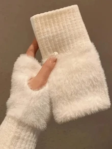 2/4pcs Plush Half-Finger Gloves, Warm Accessories In Winter, Warmth And Softness, Half-Finger Design (Bare Finger+Wrist Guard) Focuses On "Warmth And Flexibility", Which Is Used In Many Scenes, Such As Office Typing, Learning To Write, Mobile Phone Operation And Other Scenes That Require Flexible Hands - Multicolor - View 10