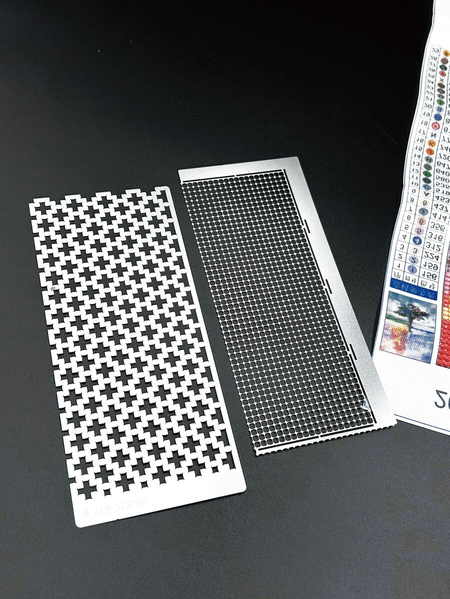 599孔不锈钢钻石画网格尺，带1020个空白网格 - 适用于5D DIY工艺品，银色金属艺术品收纳和运输配件 - 銀色 - 查看 1