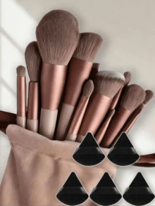 18件套化妆刷套装，包括散粉刷套装（水晶绒短毛，柔软粘性强），以及13件套柔软蓬松的专业化妆刷套装（粉底、散粉、眼影晕染刷、美妆工具）。