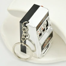 1个字母图案机器吊坠钥匙扣，适合日常休闲送礼、纪念品、汽车配件、包包挂饰，可爱哥特风Y2K包包挂饰，汽车配件，送给老师、朋友、姐妹的礼物创意