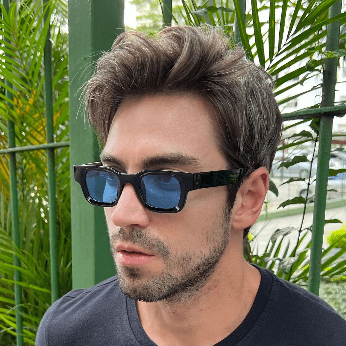 Premium Men's And Women's Square Retro Modern Sunglasses With Comfortable Spring-Loaded Temples And Cosmetic Lenses With UV400 Protection. - 黑藍色鏡片 - 查看 1