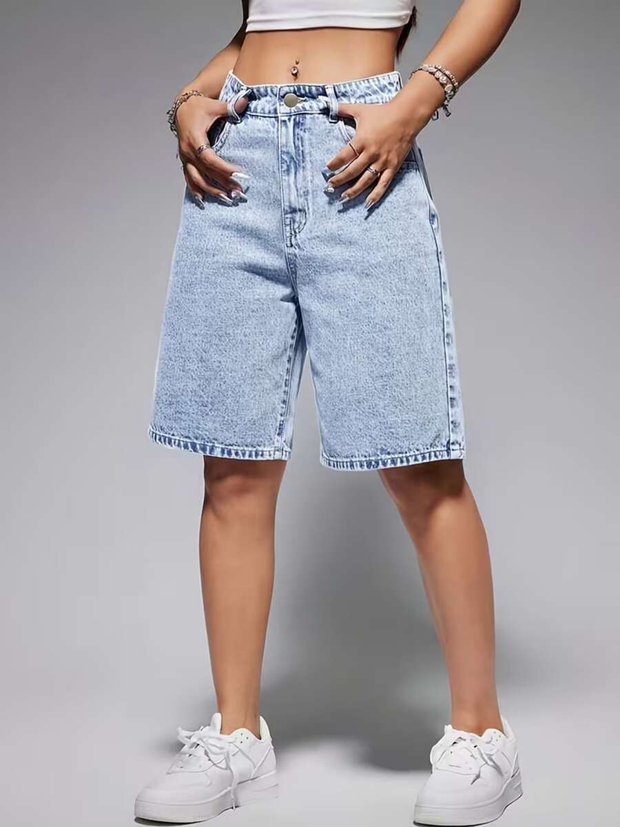 Quần short denim co giãn cạp cao màu xanh nhạt dành cho nữ và thiếu nữ - Thoáng khí, không xuyên thấu, dáng suông dài đến giữa bắp chân, thiết kế 5 túi cổ điển và chất liệu denim bạc màu - Có thể giặt máy. - Rửa nhẹ - Xem 1