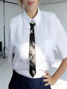 女士领带一条 - 黑色领带，镶嵌闪亮水钻（类似仿珍珠），可调节优雅领带，闪亮配饰，可搭配衬衫和西装外套，是婚礼、活动/办公室/派对的理想之选，也是Y2K酷女孩穿搭装饰的完美点缀。 - 彩色 - 查看 1