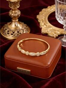 1 Pc - Copper Bracelet Perfect For Everyday Commuting. The Zirconia Has A Subtle, Understated Sparkle. It's Suitable For Pairing With A Shirt At Work Or A Skirt After Get Off Work, Making It Perfect For Commuting Or Dates. It's Elegant And Effortless. - Gold - View 8