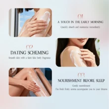 500毫升石榴维C香氛身体乳，蕴含烟酰胺和熊果提取物，保湿、提亮、滋养肌肤，令干燥肌肤柔滑细腻，清爽不油腻，补水保湿，适合所有肤质，男女皆宜。 - 紅色 - 查看 10