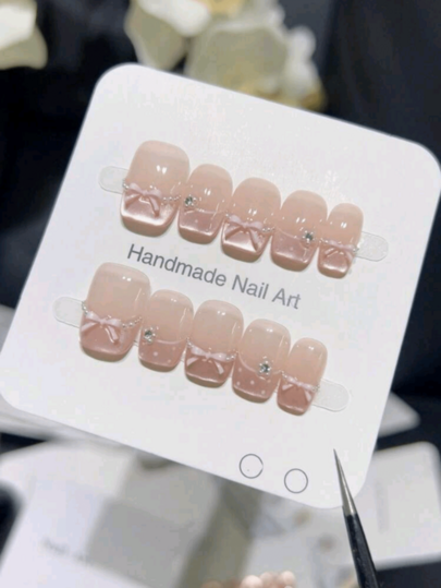 10 Piece Set Of High-End French Pure And Sexy Princess Style Pink Cat Eye Polka Dot Bow Handmade Fake Nails, High-End Light LuxuryY2K Style, Suitable For Sweet And Lovely Girls, Suitable For Holiday Outings, Picnics, And Camping Nail Patches, Press On Nail Products. Nail Supplies