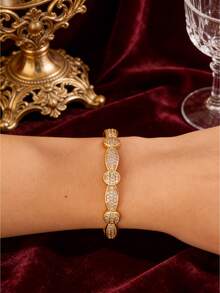 1 Pc - Copper Bracelet Perfect For Everyday Commuting. The Zirconia Has A Subtle, Understated Sparkle. It's Suitable For Pairing With A Shirt At Work Or A Skirt After Get Off Work, Making It Perfect For Commuting Or Dates. It's Elegant And Effortless. - Gold - View 5