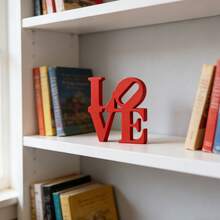 红色LOVE木质字母桌面摆件，浪漫桌面装饰，适合情人节情侣房间布置，可用于卧室、客厅、书架或咖啡桌摆放，创意礼物之选，为甜蜜的家增添温馨氛围，节日装饰。 - 紅色 - 查看 6