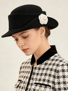 1顶女士复古羊毛毡钟形帽，饰以山茶花和珍珠，经典不对称帽檐，适合秋冬季节，优雅的花朵胸针装饰，女士正式场合（婚礼/派对/教堂/日常）头饰