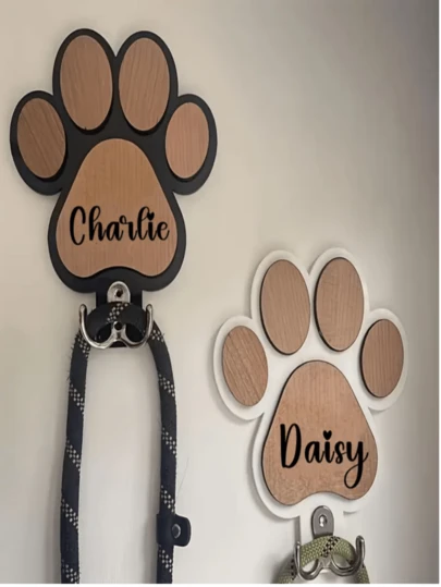1/2pcs Personalized Paw Print Wooden Dog Leash Hooks For Wall Mounted Entryway Organizer, Rustic Natural Finish, Durable Wall Hooks For Pet Lovers, Ideal Gift For Spring Home Makeover, Hallway Mudroom Porch Decor, Keeps Leashes Neatly Hung, Adds Charming Paw Pattern To Kitchen Or Foyer, Easy Installation, Space Saving