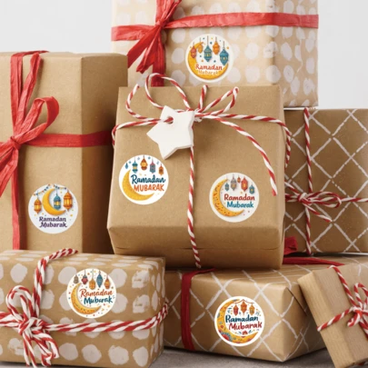 JOERBABU the little kangaroo Bobbie 500pcs/Roll Moon And Lantern Pattern, Ideal For Small Gifts. DIY Decorative Stickers. Can Be Used To Decorate Small Gifts, Packaging Bags, Cups, Stationery, And Other Products You Like.